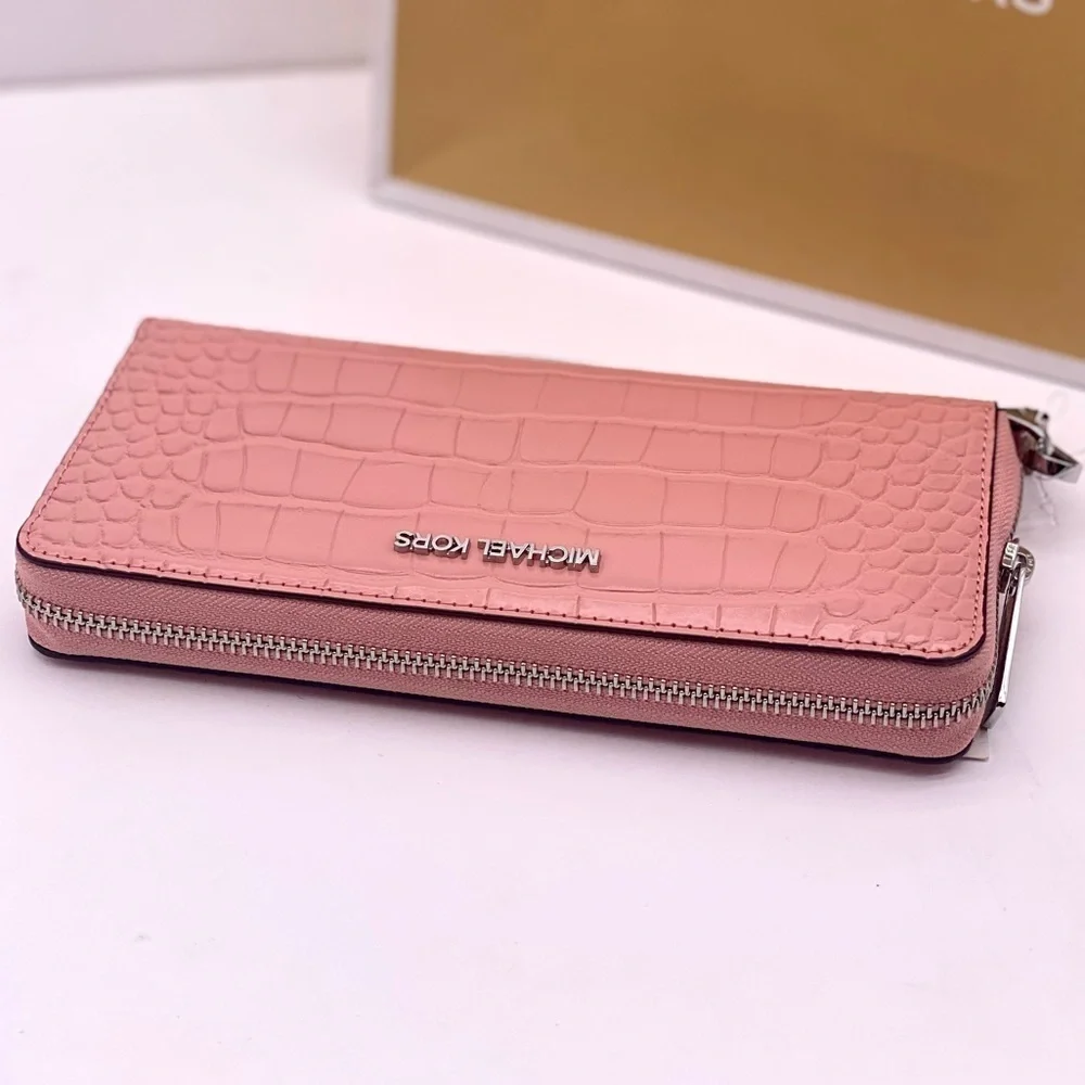 MICHAEL KORS LARGE TRAVEL CONTINENTAL WALLET WRISTLET